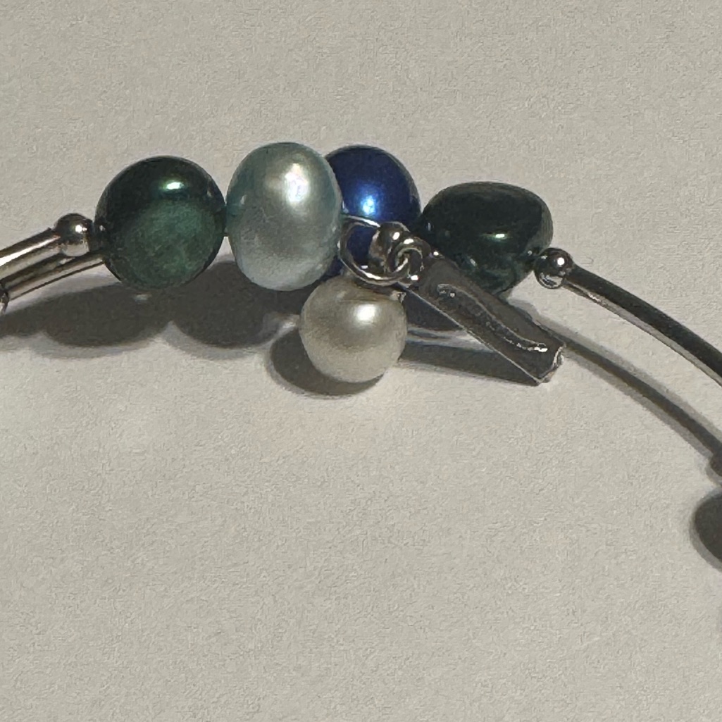 Real Pearl From An Oyster Set In A Vantel Pearl Bracelet 25$
